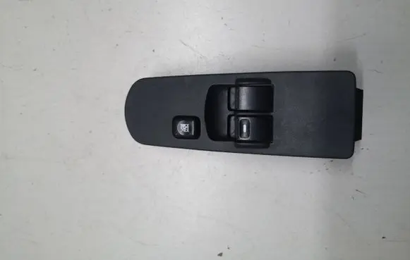 Mitsubishi Colt Electric window control switch MR587959 2277TH6 C8DD342M