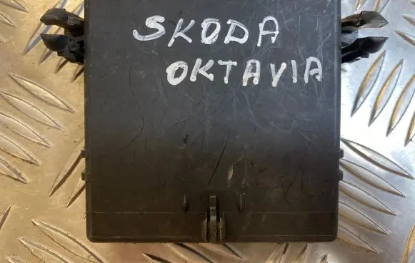 Skoda Octavia Mk2 (1Z) Gateway control module 1K0907530H 1K0907951