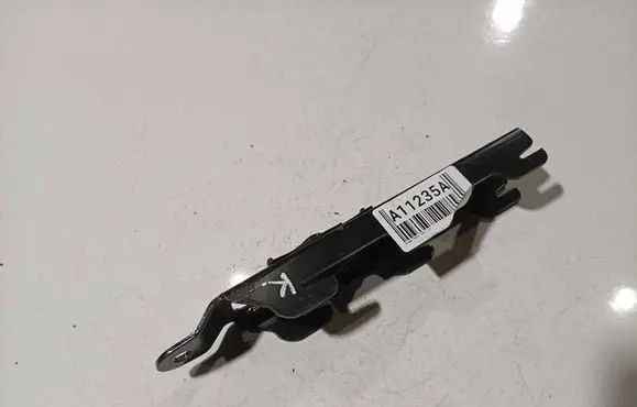 Skoda Fabia Mk1 (6Y) Seat belt adjustment rail 1J0857819