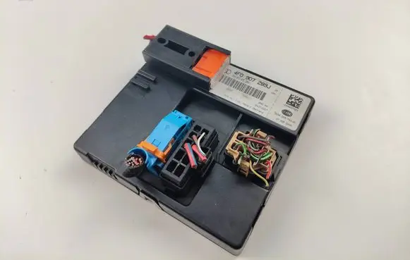 Audi A6 S6 C6 4F Comfort/convenience module 4F0907289J