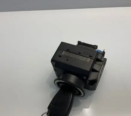 Mercedes-Benz E W211 Ignition lock 2115451008 33002207 5004250690206182
