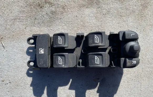 Volvo V70 Electric window control switch 30773269