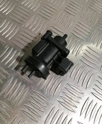 Mercedes-Benz S W220 Turbo solenoid valve A0005450427