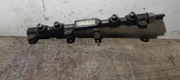 Ford Mondeo Mk III Fuel main line pipe R9144Z050B