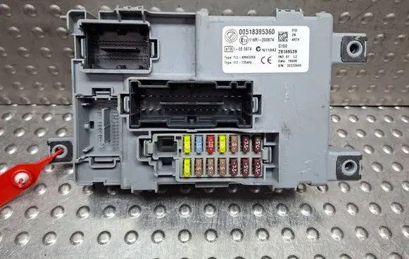 Fiat 500 Fuse module S27635097 518395360 51839536