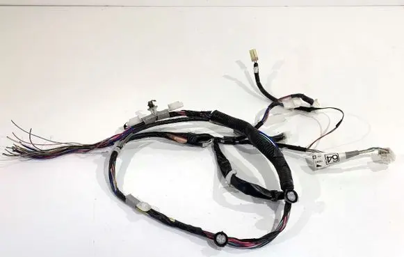 Toyota Avensis T270 Front door wiring loom 8215205640F