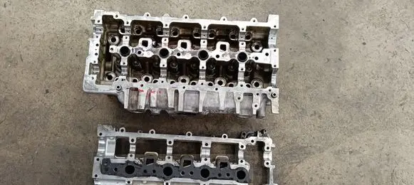 Ford Kuga II Engine head 9807255910 9806792610B