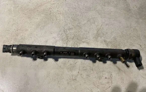 Volvo S80 Fuel main line pipe 30777554 30777576