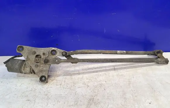 Front wiper linkage and motor