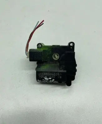 Toyota Corolla Verso AR10 Air flap motor/actuator 1138002051 720612G19
