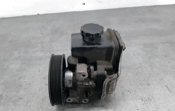 Mercedes-Benz E W211 Power steering pump A0034664301