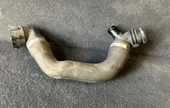 Mercedes-Benz E W213 Engine coolant pipe/hose A2135014100 CT157045