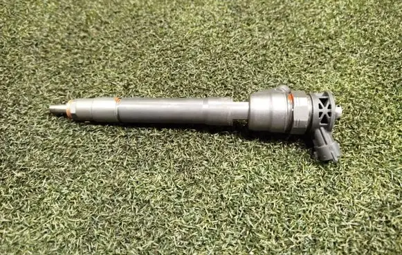 Renault Trafic III (X82) Fuel injector H8201055367 0445110414 61817