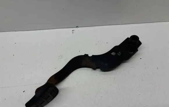 Volkswagen PASSAT B3 Brake pedal