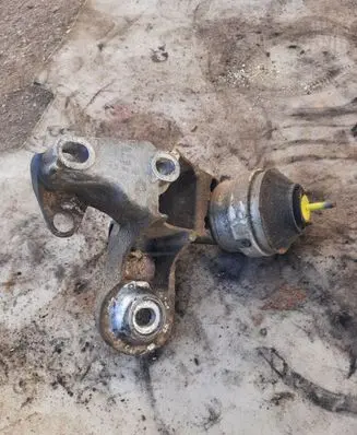 Volkswagen PASSAT B5.5 Other front suspension part 8E0199351