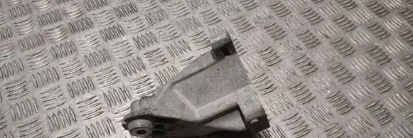 Mercedes-Benz GLC X253 C253 Engine mounting bracket A6422235404