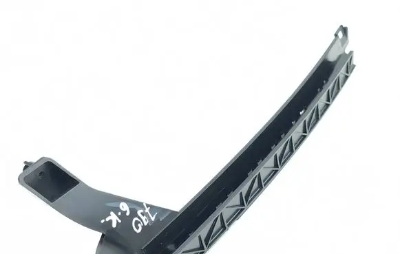 Audi A3 8Y Rear door windshield rail 8Y0839067