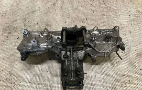 Toyota Avensis T270 Intake manifold
