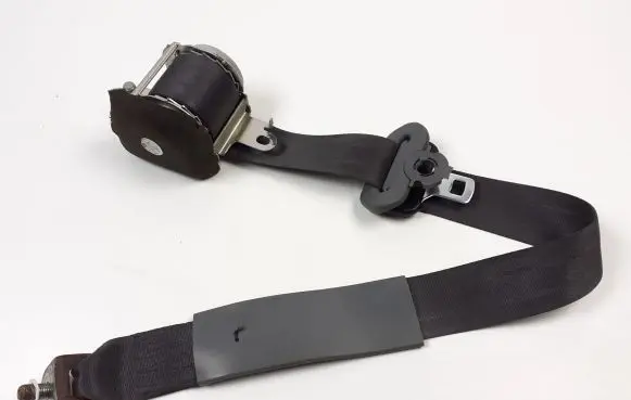 Rear seatbelt