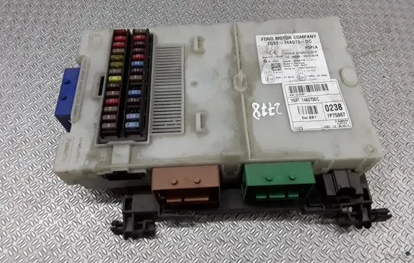 Ford Mondeo MK IV Fuse module 7G9T14A073DC