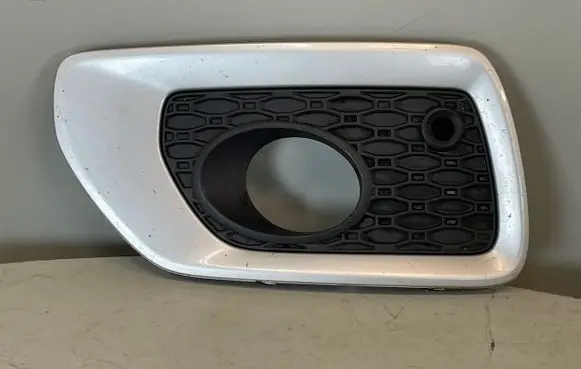 Volvo XC70 Front bumper lower grill 30744521 30744506