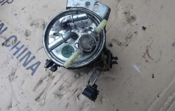 Nissan Qashqai Fuel filter housing 