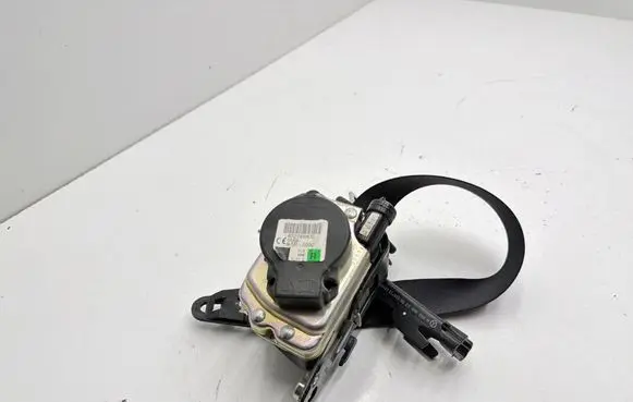 Mercedes-Benz C W205 Front seatbelt 622765800 0589P10021 95R0000