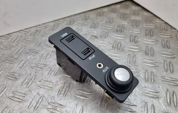 Land Rover Range Rover Evoque L538 AUX in-socket connector 19C166AA A2C5336865900 40358387