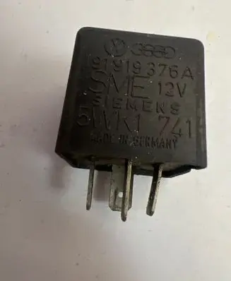 Audi 80 90 S2 B4 Other relay 191919376A 5WK1741