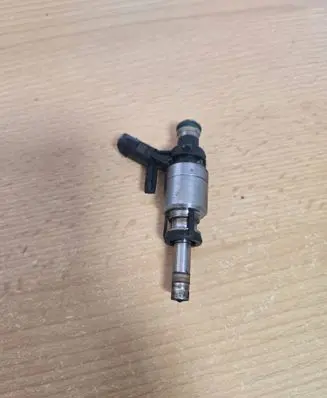 Audi A4 S4 B9 Fuel injector 06L906036K
