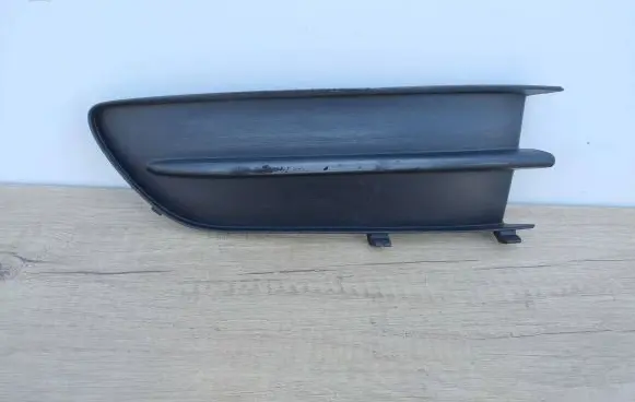 Renault Laguna II Front bumper lower grill 000009693
