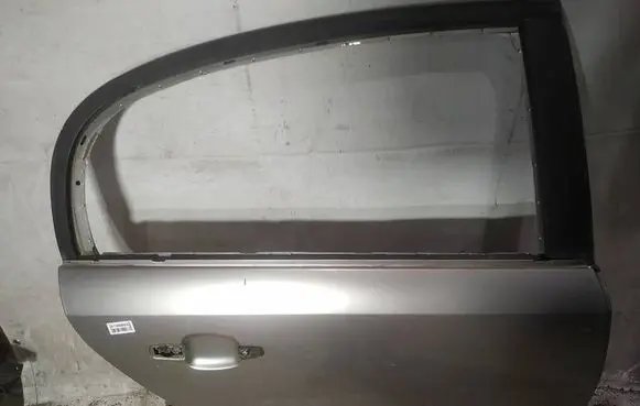 Opel Vectra C Rear door rudos