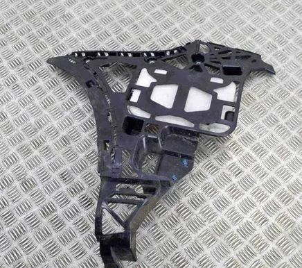 Rear bumper mounting bracket