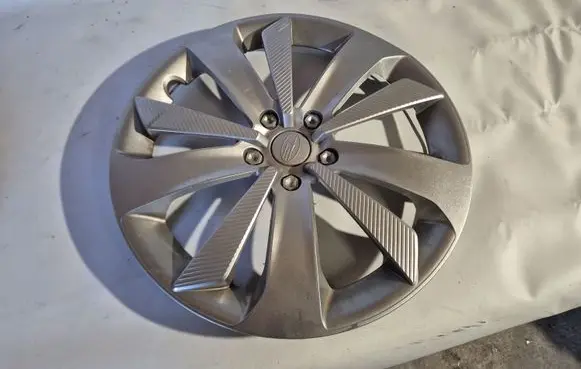 Subaru Impreza V R17 wheel hub/cap/trim 28811FL02A