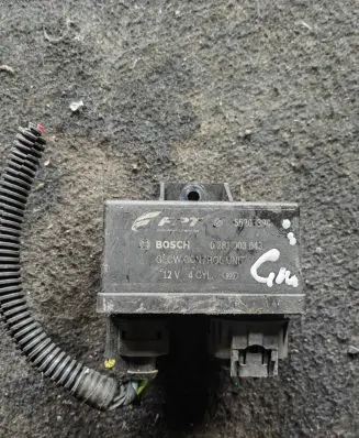 Alfa Romeo Giulietta Glow plug pre-heat relay 0281003043