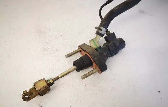 Toyota Avensis T250 Clutch master cylinder 