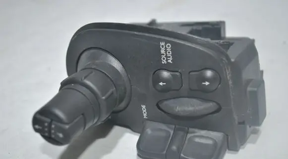 Renault Clio III Tailgate/trunk/boot open switch 88103009471