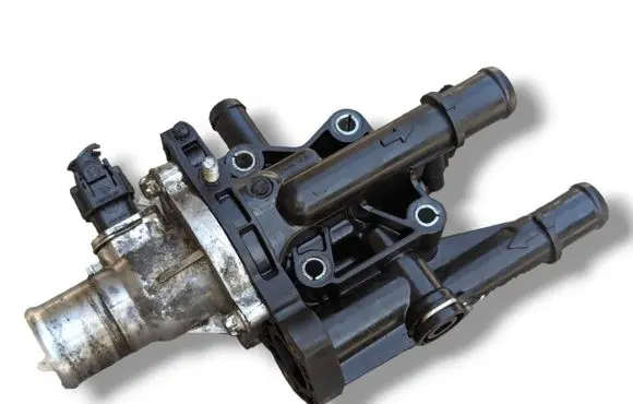 Opel Insignia A Thermostat housing 25192230