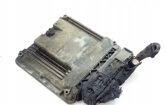 Volkswagen Golf VII Engine control unit/module 04L906021A