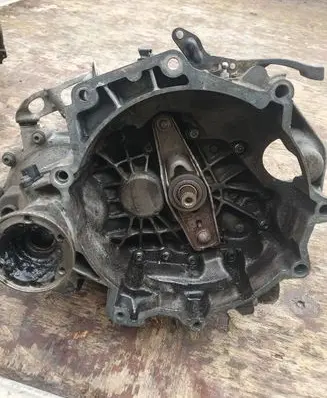 Volkswagen Fox Manual 5 speed gearbox 02T301103L