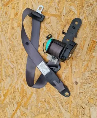 Chrysler 300M Front seatbelt 4D27175205 LM47LAZAG E27239