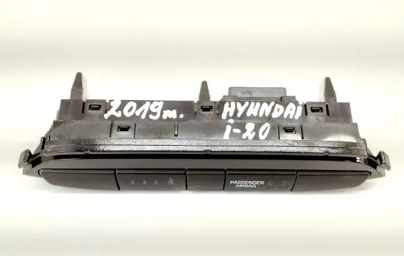 Hyundai i20 (GB IB) Other switches/knobs/shifts 93700C8870