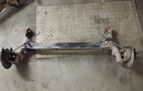 Toyota Corolla Verso AR10 Rear axle beam 