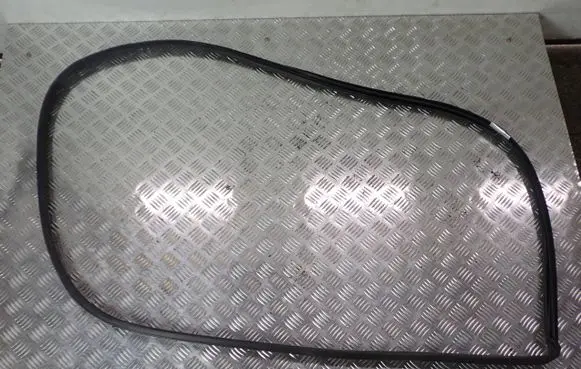 Subaru Forester SH Front door rubber seal