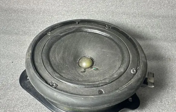 Audi A4 S4 B6 8E 8H Front door speaker 8E0035411A