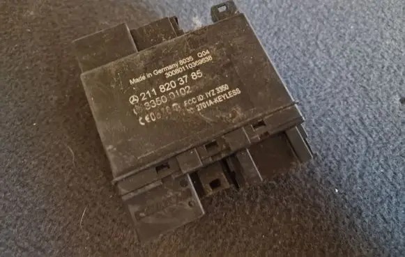 Mercedes-Benz CLS C219 Comfort/convenience module 2118203785
