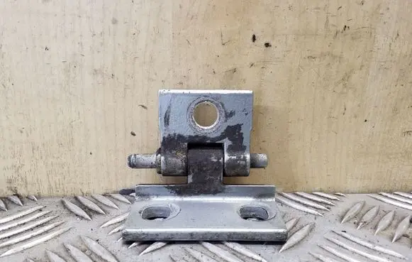 Volvo XC90 Front door upper hinge