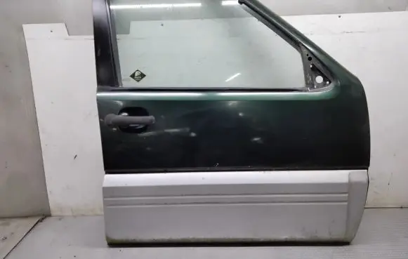 Nissan Terrano Front door