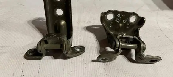 Subaru Outback (BT) Rear door hinge set 1120032