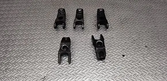 Volvo S80 Fuel Injector clamp holder 